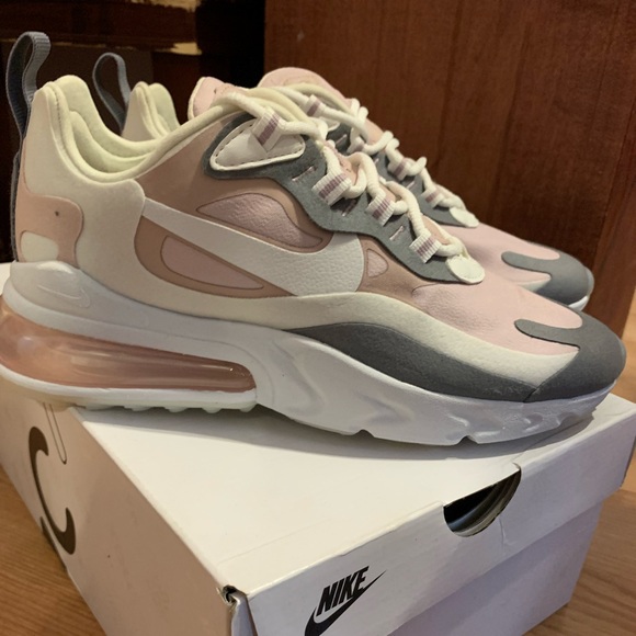 Air Max 270 - Picture 2 of 4